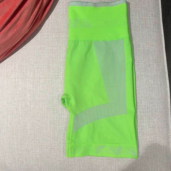 TNA Shorts - Picture 2 of 2